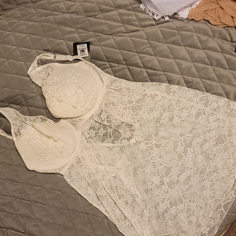 Sexy white lace bridal lingerie